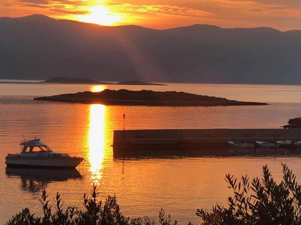 Holiday Home Adriatic Lumbarda Ngoại thất bức ảnh